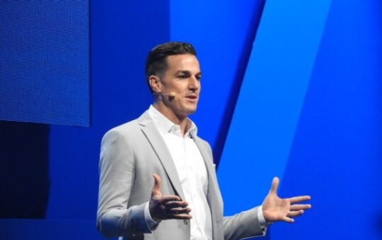 EA CEO wants games to be a platform for socialization and self-expression