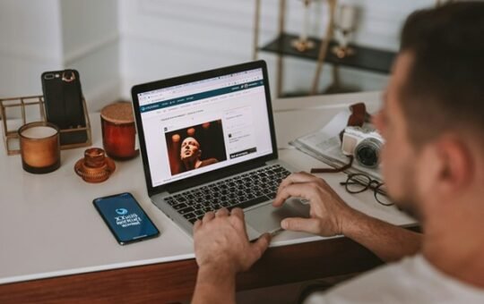 Can AI writing tools and human writers coexist?