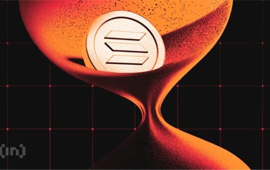 Solana (SOL) At Risk of Falling Below $110 After a 38% Monthly Drop