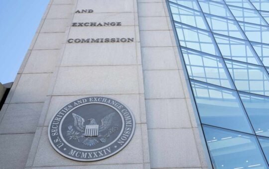 SEC Chair Declares ‘Crypto’s Time Has Come’—Champions ‘Super-App’ Trading Innovation