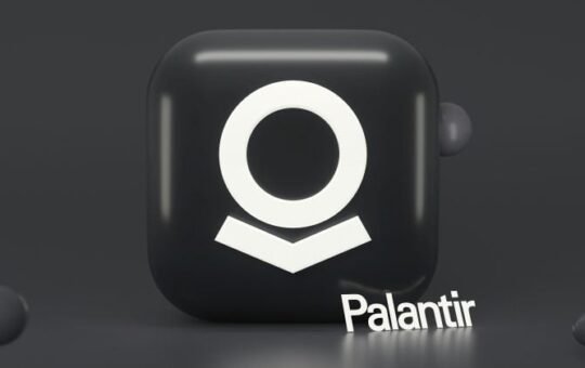 Palantir CEO Alex Karp sells 585,000 shares for $96 million
